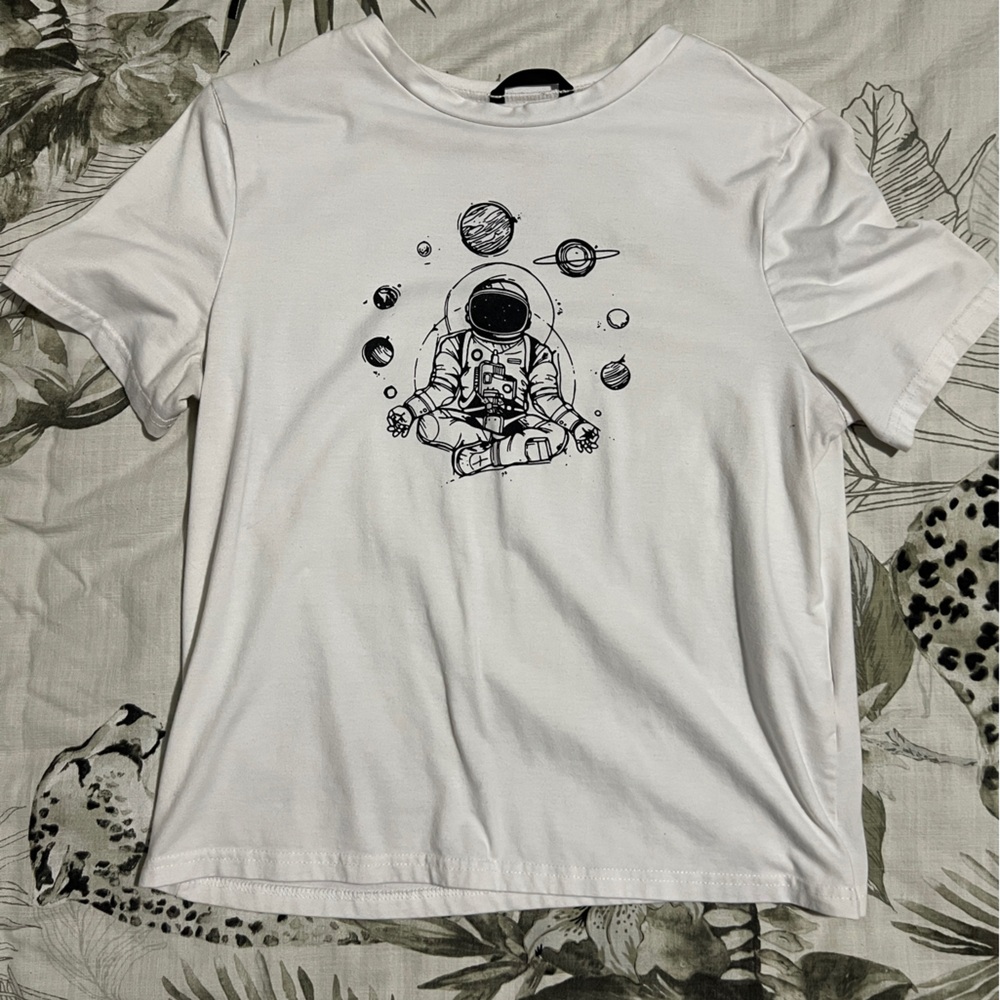 Crop Astronaut Graphic T-Shirt